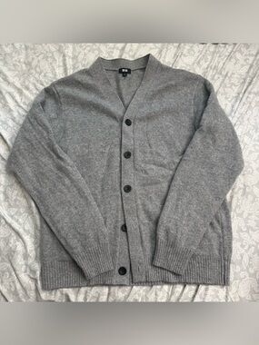UNIQLO Gray Button Cardigan Sweater